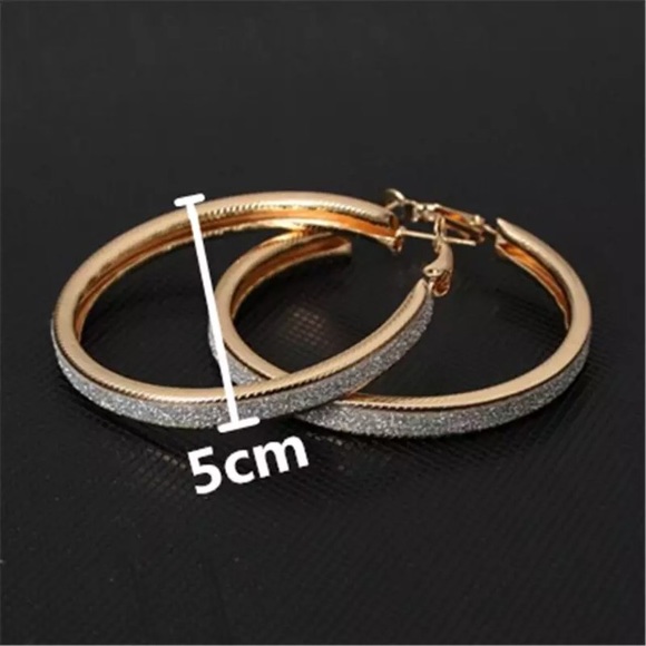 NEW!💙💎💛BIG! PRETTY! GOLDEN SPARKLE HOOPS!💛💎💙 - Picture 3 of 6